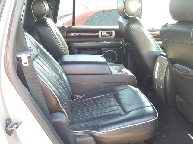 5LMFU27526LJ11676 - 2006 LINCOLN NAVIGATOR SILVER photo 6