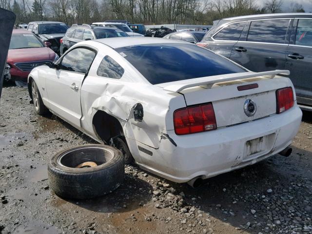 1ZVHT82H365256167 - 2006 FORD MUSTANG GT WHITE photo 3