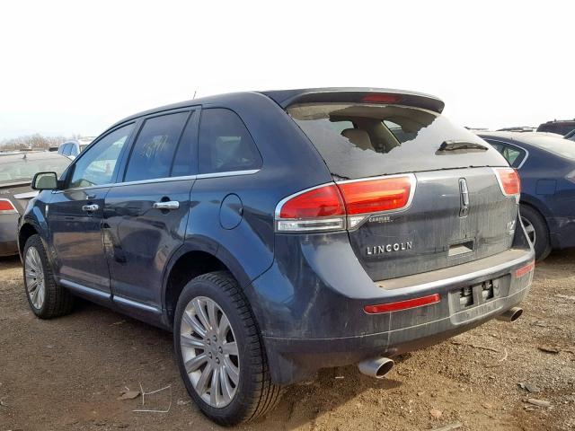 2LMDJ8JK8DBL44886 - 2013 LINCOLN MKX BLUE photo 3