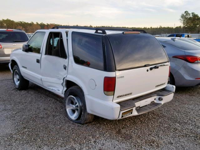 1GNCS13W82K174832 - 2002 CHEVROLET BLAZER WHITE photo 3