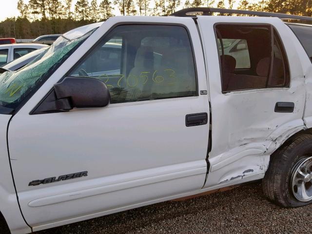 1GNCS13W82K174832 - 2002 CHEVROLET BLAZER WHITE photo 9