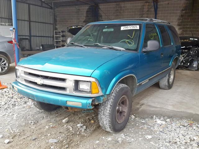 1GNCS13W0T2179850 - 1996 CHEVROLET BLAZER GREEN photo 2