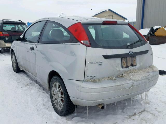 3FAFP31N45R128191 - 2005 FORD FOCUS ZX3 SILVER photo 3