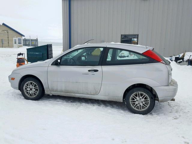 3FAFP31N45R128191 - 2005 FORD FOCUS ZX3 SILVER photo 9