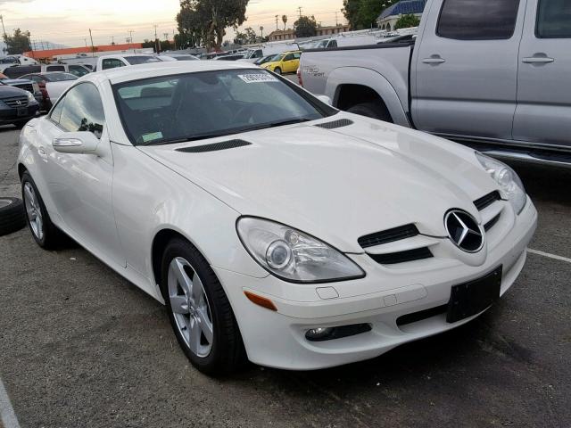 WDBWK54F77F154808 - 2007 MERCEDES-BENZ SLK 280 WHITE photo 1