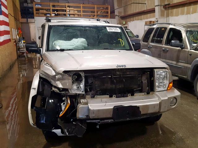 1J8HG58N88C133927 - 2008 JEEP COMMANDER GOLD photo 9