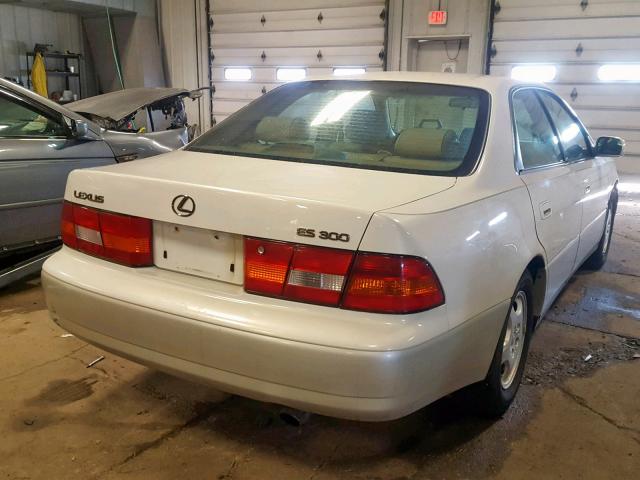 JT8BF28G6X5068206 - 1999 LEXUS ES 300 WHITE photo 4