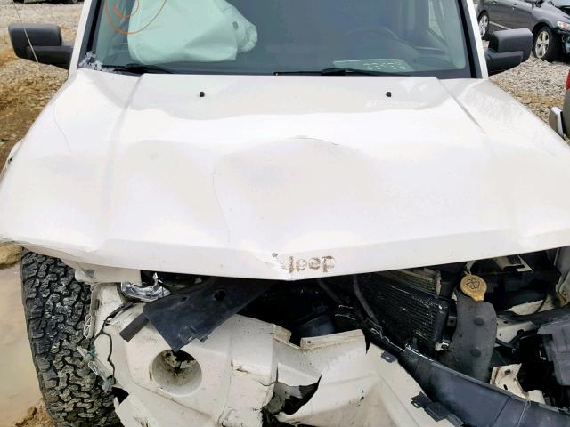 1J8HG48K19C518635 - 2009 JEEP COMMANDER თეთრი ფოტო 7