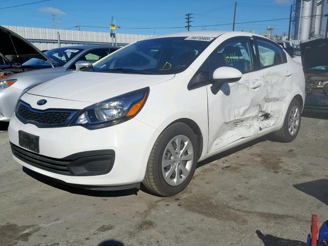 KNADN4A31F6458300 - 2015 KIA RIO EX WHITE photo 2