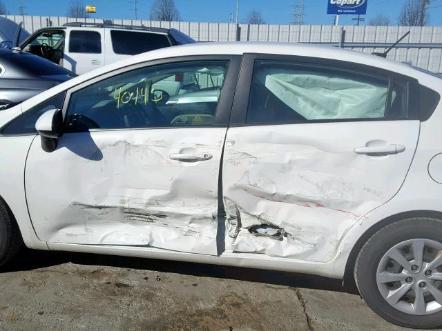 KNADN4A31F6458300 - 2015 KIA RIO EX WHITE photo 9