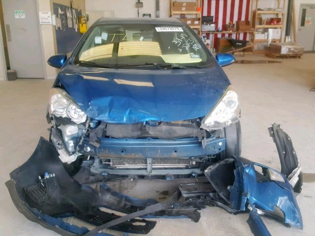 JTDKDTB31D1538678 - 2013 TOYOTA PRIUS C BLUE photo 9