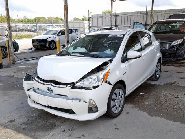 JTDKDTB32D1047858 - 2013 TOYOTA PRIUS C WHITE photo 2