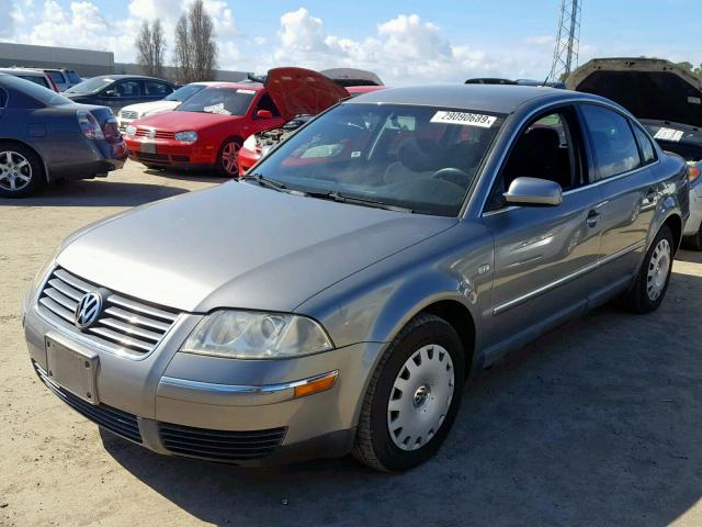 WVWMD63B14E114586 - 2004 VOLKSWAGEN PASSAT GL GRAY photo 2