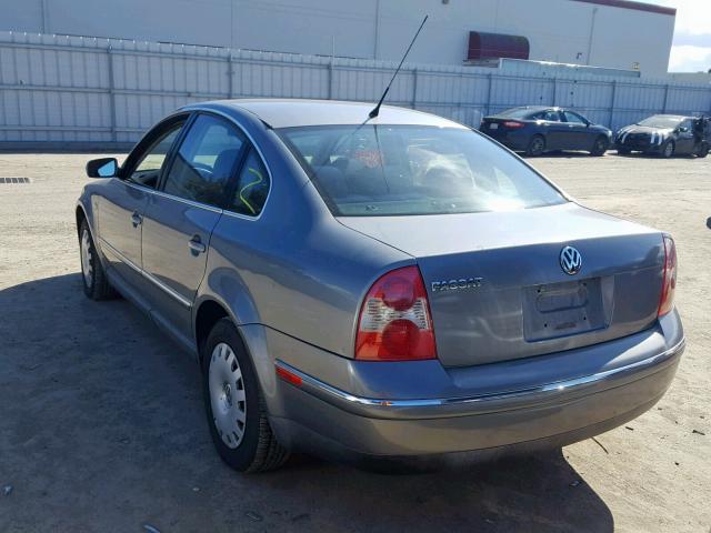 WVWMD63B14E114586 - 2004 VOLKSWAGEN PASSAT GL GRAY photo 3