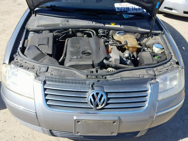 WVWMD63B14E114586 - 2004 VOLKSWAGEN PASSAT GL GRAY photo 7