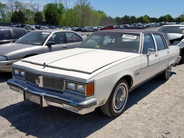 1G3AG69Y4EM836194 - 1984 OLDSMOBILE 98 REGENCY WHITE photo 2