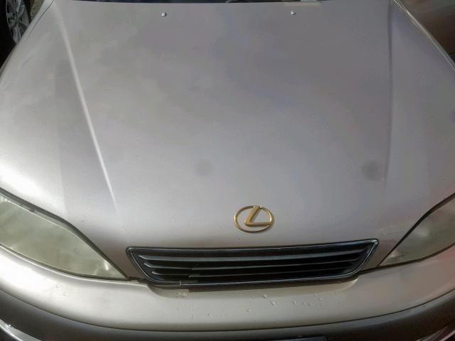 JT8BF28G1W5051196 - 1998 LEXUS ES 300 GOLD photo 7