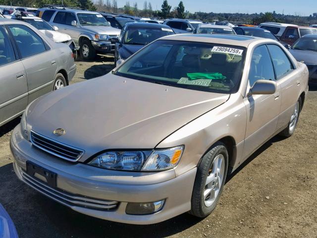 JT8BF28G610339821 - 2001 LEXUS ES 300 BEIGE photo 2