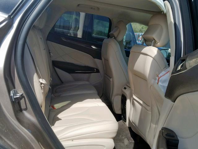 5LMCJ3C96KUL00880 - 2019 LINCOLN MKC RESERV BEIGE photo 6