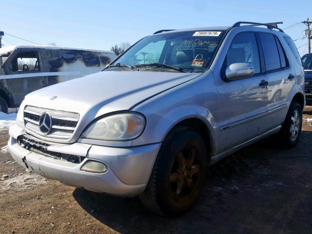 4JGAB57E23A406952 - 2003 MERCEDES-BENZ ML 350 SILVER photo 2