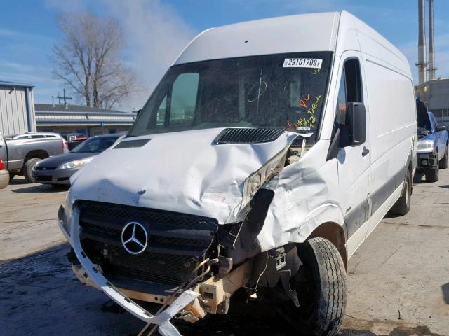 WD3PE8CB8C5697429 - 2012 MERCEDES-BENZ SPRINTER 2 WHITE photo 2