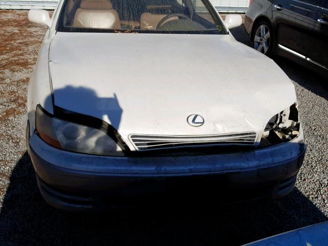 JT8GK13T9R0044420 - 1994 LEXUS ES 300 WHITE photo 7