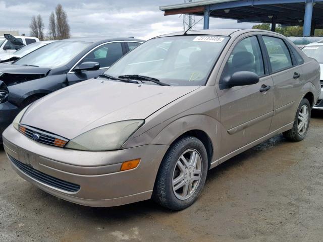 1FAFP34Z24W147185 - 2004 FORD FOCUS SE C BEIGE photo 2