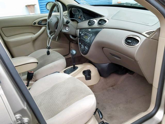 1FAFP34Z24W147185 - 2004 FORD FOCUS SE C BEIGE photo 5