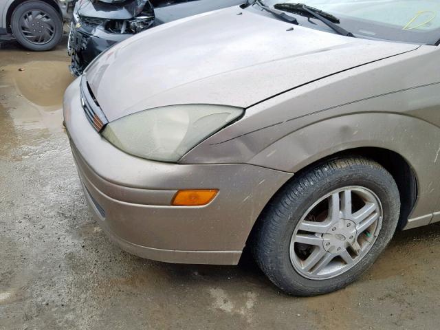 1FAFP34Z24W147185 - 2004 FORD FOCUS SE C BEIGE photo 9