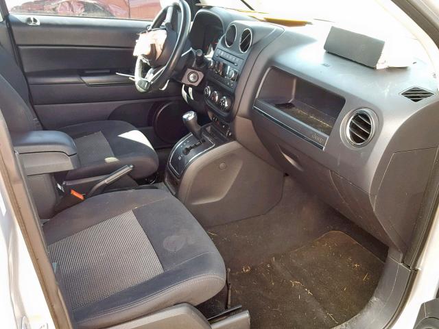 1J4NF1FB0BD210672 - 2011 JEEP COMPASS SP Күміс фото 5