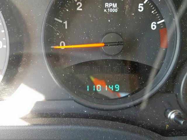 1J4NF1FB0BD210672 - 2011 JEEP COMPASS SP Күміс фото 8