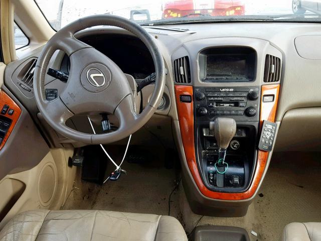 JTJGF10U920132552 - 2002 LEXUS RX 300 GOLD photo 9