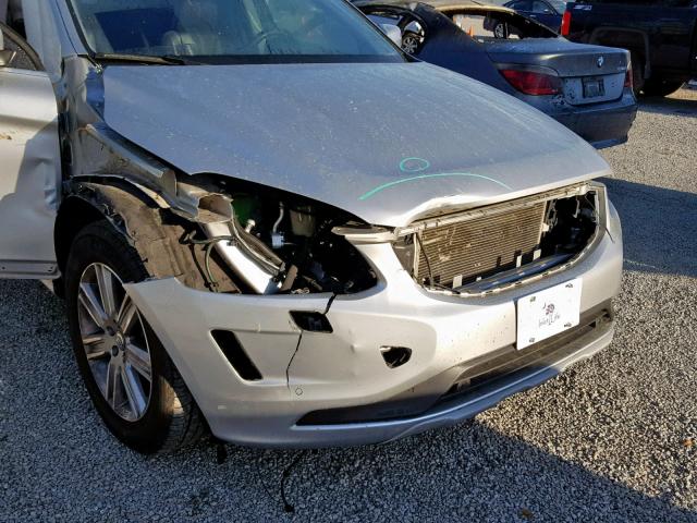 YV440MRU2H2174664 - 2017 VOLVO XC60 T5 SILVER photo 9