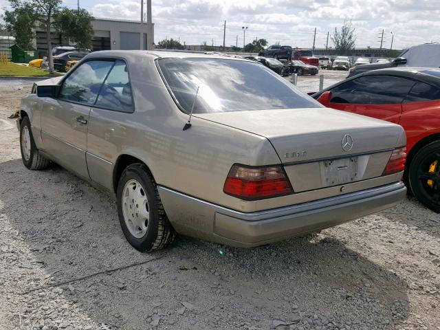 WDBEA52E9SC256582 - 1995 MERCEDES-BENZ E 320 TAN photo 3