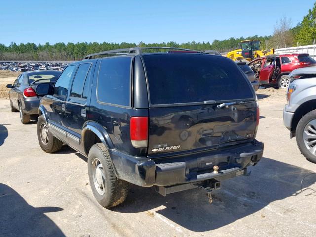 1GNDT13WXY2276417 - 2000 CHEVROLET BLAZER BLACK photo 3