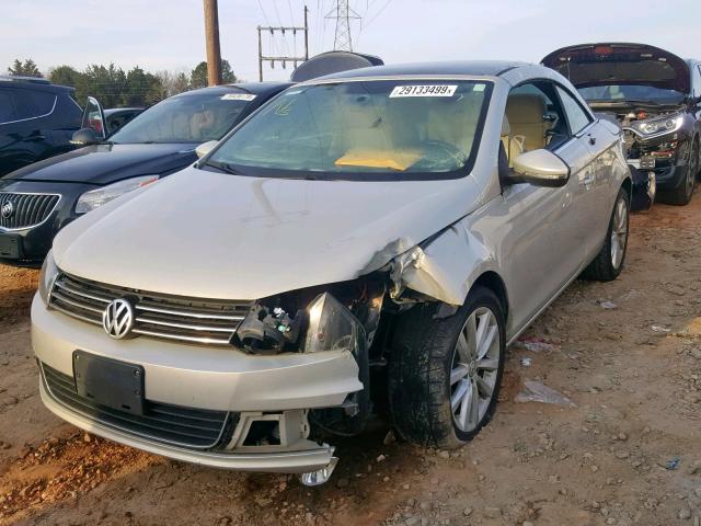 WVWBW7AH3CV011571 - 2012 VOLKSWAGEN EOS KOMFOR 银色 照片 2