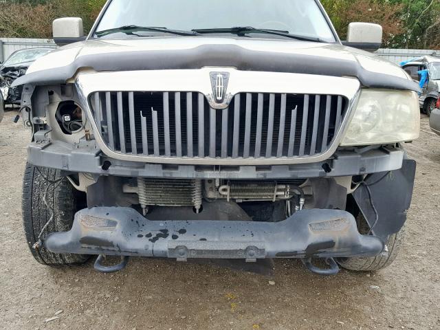 5LMFU27R14LJ17761 - 2004 LINCOLN NAVIGATOR GOLD photo 9