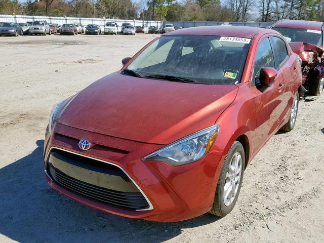 3MYDLBYV3JY326131 - 2018 TOYOTA YARIS IA RED photo 2