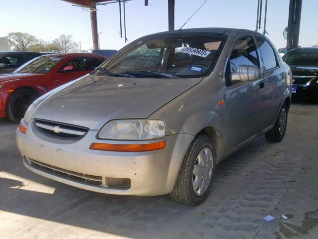 KL1TD52674B128995 - 2004 CHEVROLET AVEO SILVER photo 2