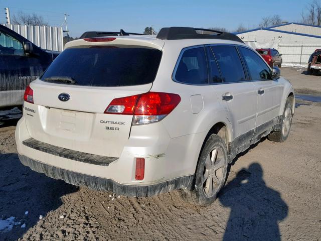 4S4BRDSC9D2264546 - 2013 SUBARU OUTBACK 3. WHITE photo 4