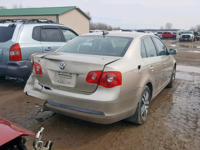 3VWDT71K86M672697 - 2006 VOLKSWAGEN JETTA TDI TAN photo 4