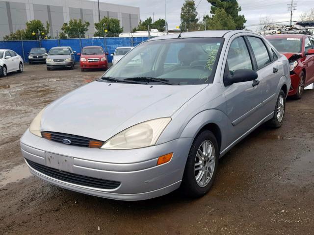 1FAFP3835YW107727 - 2000 FORD FOCUS ZTS SILVER photo 2