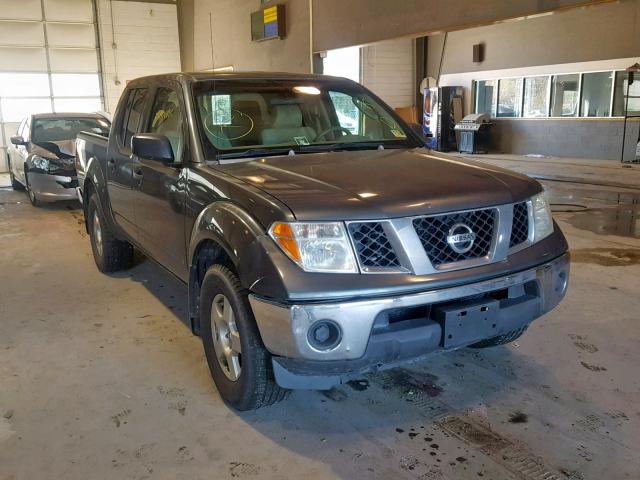 1N6AD07W15C462525 - 2005 NISSAN FRONTIER C GRAY photo 1