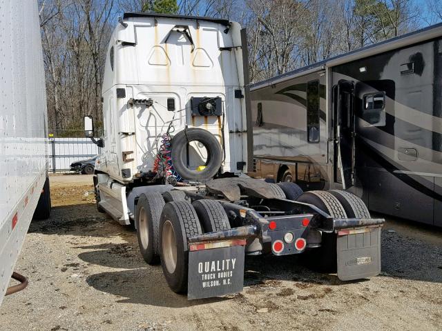 1FUJGLBG7CLBM0265 - 2012 FREIGHTLINER CASCADIA 1 WHITE photo 3