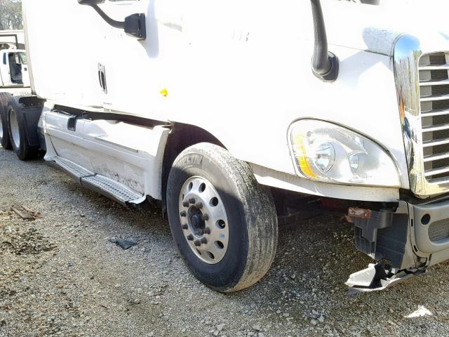 1FUJGLBG7CLBM0265 - 2012 FREIGHTLINER CASCADIA 1 WHITE photo 9