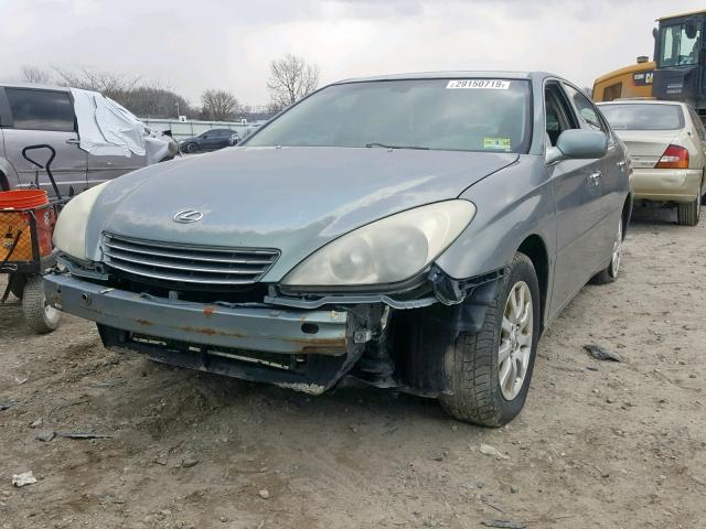 JTHBF30G225024925 - 2002 LEXUS ES 300 GREEN photo 2