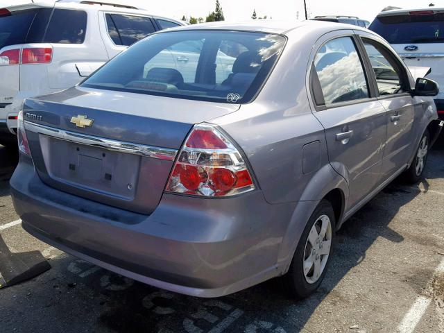 KL1TD56E59B357863 - 2009 CHEVROLET AVEO LS GRAY photo 4