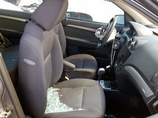 KL1TD56E59B357863 - 2009 CHEVROLET AVEO LS GRAY photo 5