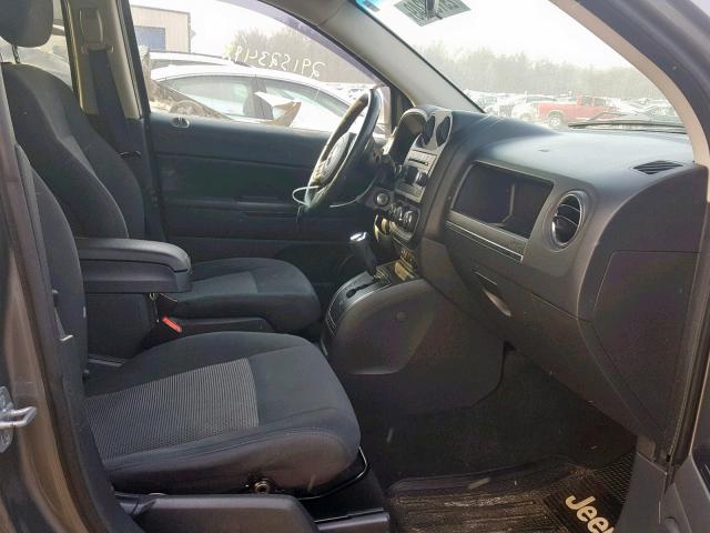 1J4NF1FB5BD239147 - 2011 JEEP COMPASS SP ნაცრისფერი ფოტო 5