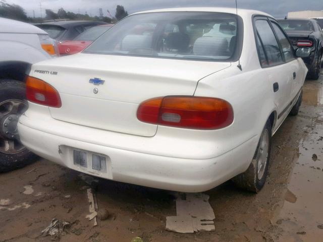 1Y1SK5284WZ423537 - 1998 CHEVROLET GEO PRIZM WHITE photo 4